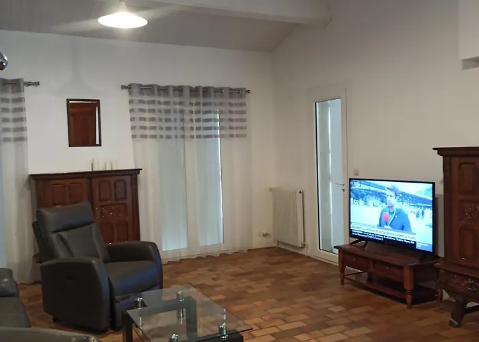 La Chenaie 度假居 Linars